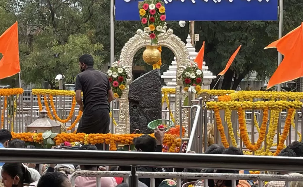 The Shani Shingnapur Temple in Maharashtra: A Divine Sanctuary for Saturn Worship — Temples