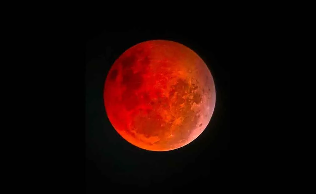 Blood Moon Eclipse Wows Millions in Global Night Sky Spectacle
