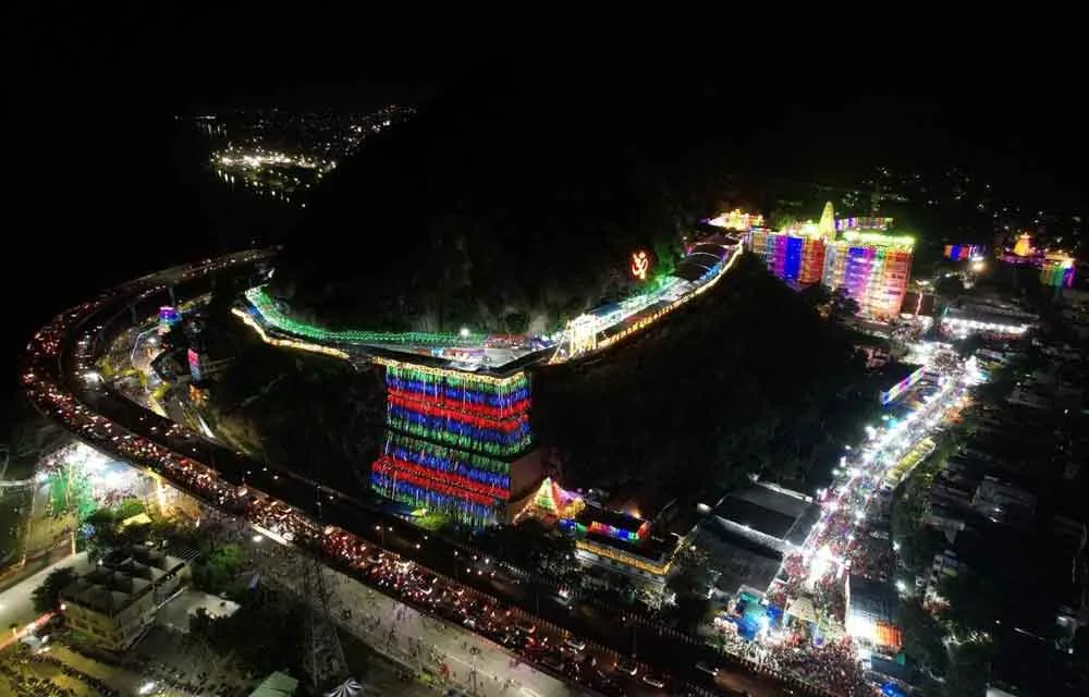 Dussehra 2025 in Vijayawada: A Grand Celebration at Sri Durga Malleswara Swamy Varla Devasthanam — Navaratri 2025