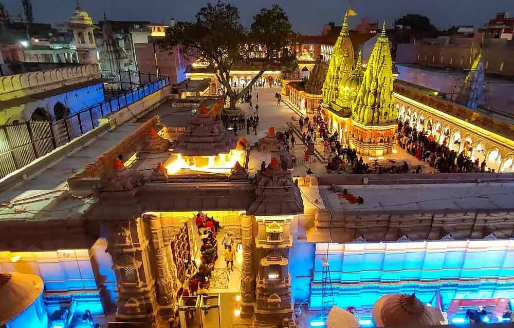Kashi Vishwanath Temple – History, Miracles, and Mystical Secrets (2025 Guide) — Temples