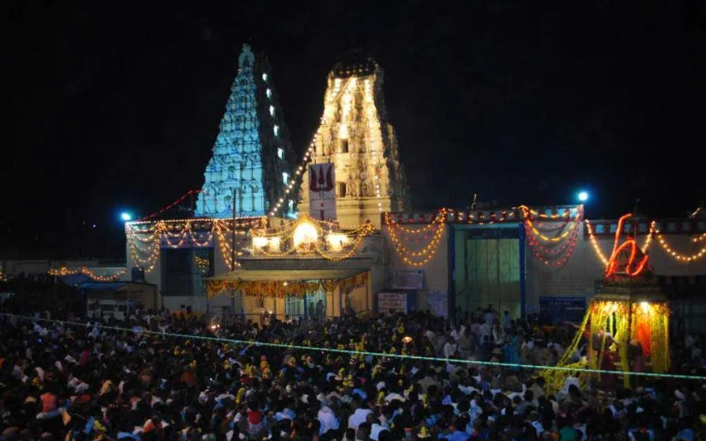 Sri Chamarajanagara Sri Male Mahadeshwara Swamy Temple – Maha Shivaratri 2026: Massive Jathre, Hilltop Devotion & Karnataka’s Powerful Shiva Pilgrimage — Maha Shivaratri 2026